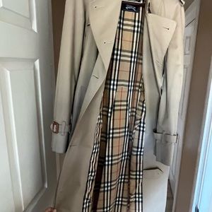 Khaki Burberry Trench Coat - Vintage - EUC